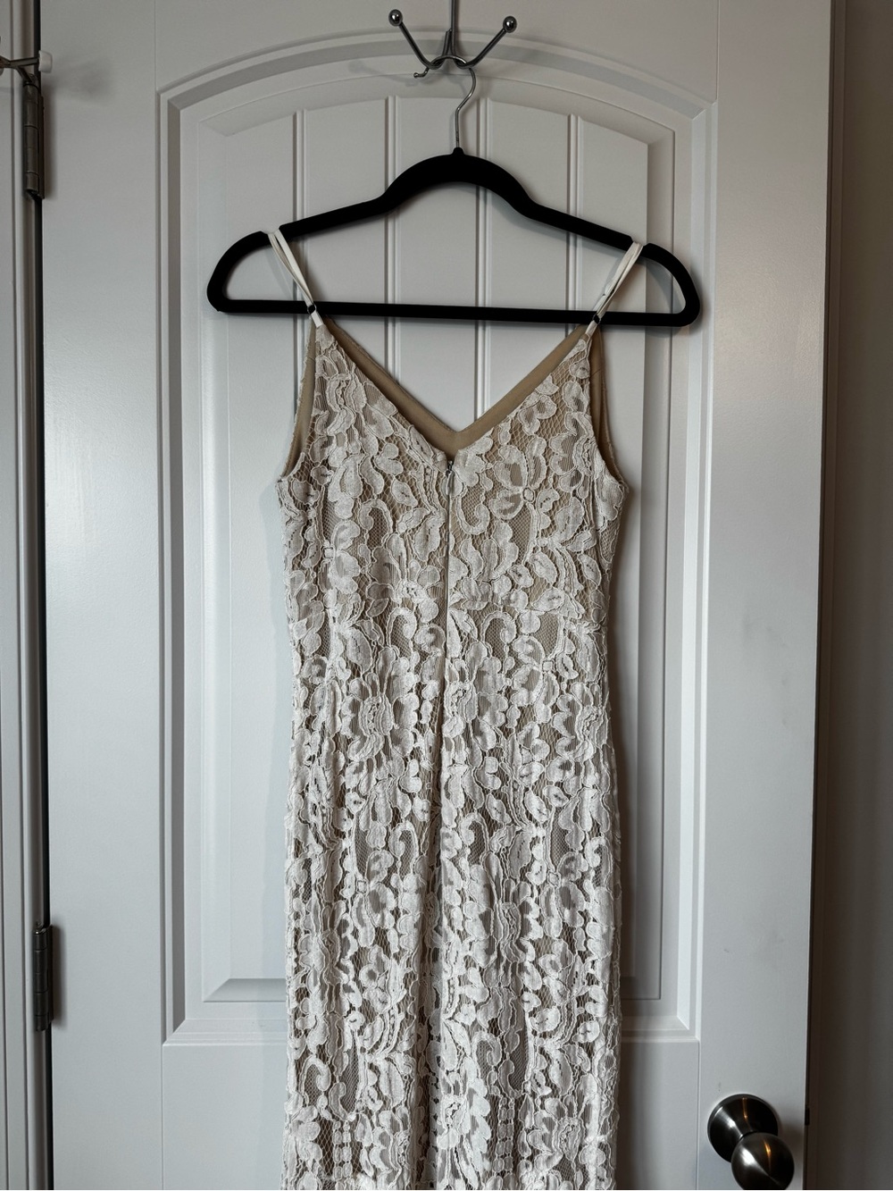 Lulu's Ivory Lace Mermaid Maxi Dress with Spaghetti Straps - Picture 6 of 10